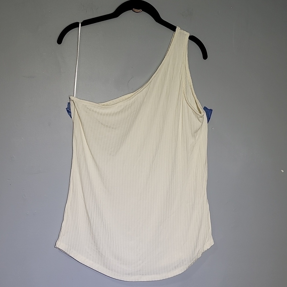 H&M Single Sleeve One Shoulder Ribbed Cream Tank Top